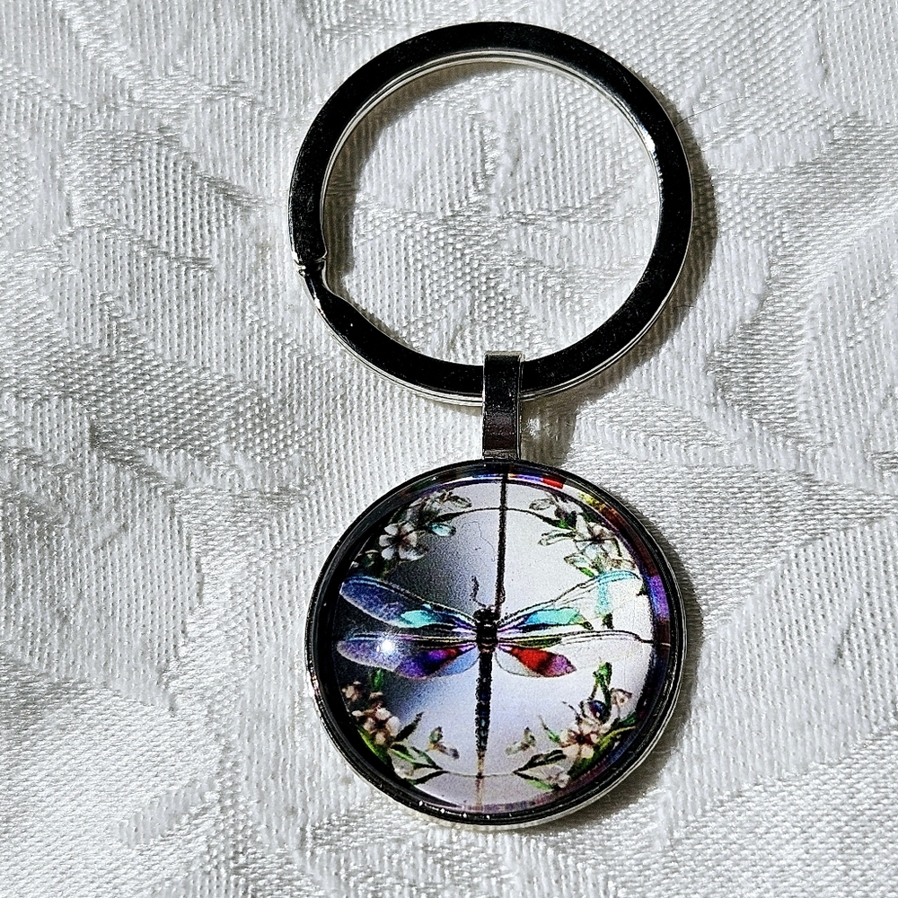 Woman's Dragonfly key chain. Nwt